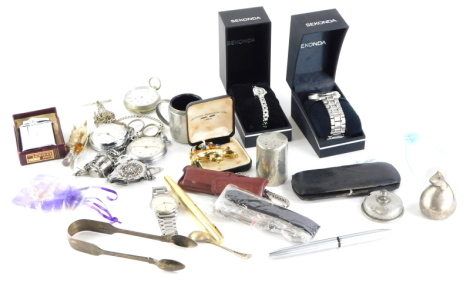 Various costume jewellery and effects, to include a gold coloured Aladdins urn brooch, silver plated pocket watches, pewter mustard pot, fountain pen, wristwatches, rabbits foot brooch, etc. (1 tray)