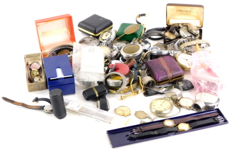 A large quantity of wristwatches, pocket watches and pocket watch cases. (1 tray)