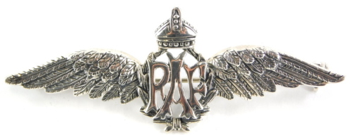 An RAF sweetheart brooch, cast with emblem and wings, stamped 925.