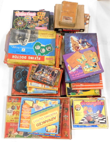 A quantity of board games, jigsaws, etc., to include a GWR Cheltenham Flyer jigsaw, Kon-tiki game, etc. (AF)