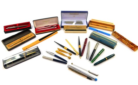 Conway Stewart Parker Qualitrol and other fountain and ballpoint pens, some sets, boxed, together with propelling pencils, etc. (a quantity)