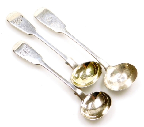 Three various silver mustard spoons, each with initial engraved handles, London assay, 1¼oz. (3)