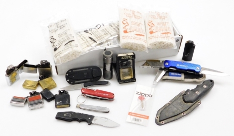 Various lighters and penknives, to include Zippo lighters, diving knives, pen knives pipe shop cleaning tubes, etc. (1 tray)