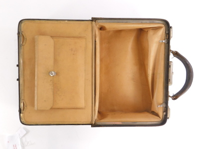 A brown leather Gladstone style travel bag, with fitted pigskin interior for gentleman's toiletries, etc. - 2