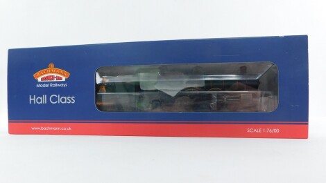 A Bachmann Branch Line OO gauge locomotive Hall Class 4962 'Ragley Hall', BR green early emblem, DCC, 32-005, boxed.