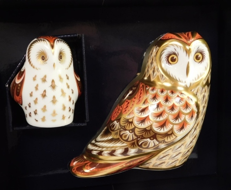 A Royal Crown Derby figural paperweight pack, modelled as owl and owlet 2008, boxed.