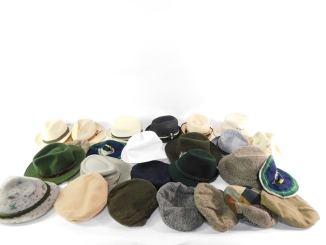 Various hats, gentleman's Panamas, various sizes, various other fashion hats, etc. (a quantity)