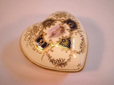 An early 20thC Coalport porcelain heart shaped dish