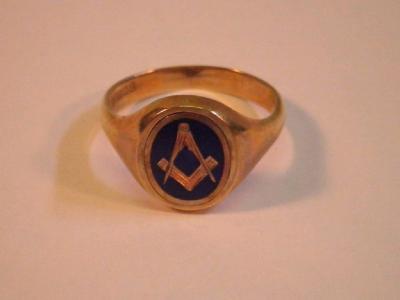 A gentleman's masonic signet ring