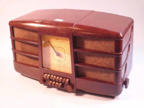 An art deco style G.E.C bakelite radio