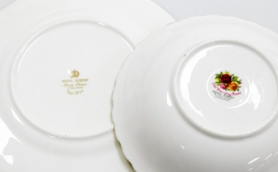 A Royal Albert Val D'or pattern part tea service, comprising teapot, six cups and saucers, six side plates, milk jug and sugar bowl, together with six Royal Albert Old Country Roses bowls. (1 tray) - 3