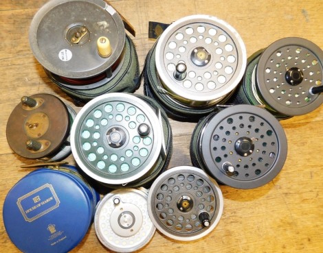 Various fishing reels, to include a 16" Daiwa, various Fish Right reels, other Daiwa reels, a vintage spool, etc. (8)