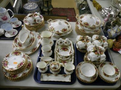 An extensive Royal Albert Old Country Roses pattern dinner and tea service