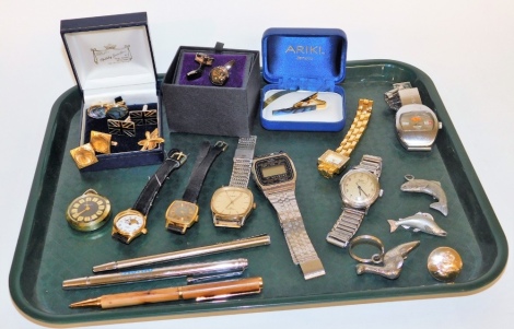 Costume jewellery and effects, to include modern gentleman's cufflinks, biros, gents wristwatches, to include Casio, Timex, Tissot and others, fishing tokens, etc. (1 tray)