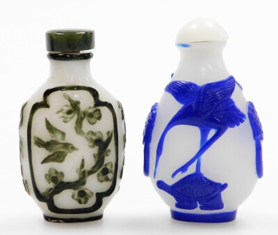 Three Chinese overlay glass snuff bottles and others, including four moulded composite bottles, and an agate bottle carved with fruiting peach. (8) - 26