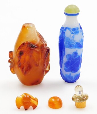 Three Chinese overlay glass snuff bottles and others, including four moulded composite bottles, and an agate bottle carved with fruiting peach. (8) - 31