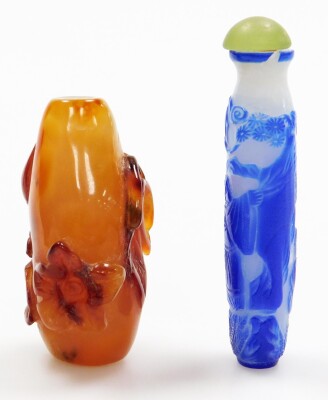 Three Chinese overlay glass snuff bottles and others, including four moulded composite bottles, and an agate bottle carved with fruiting peach. (8) - 34