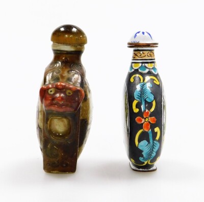 A collection of modern Chinese snuff bottles, including a carved bone bottle, two enamel bottles and two porcelain bottles, etc. (7) - 26