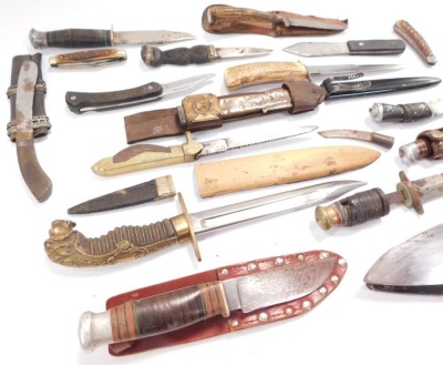 Assorted knives and bayonets, including Kukris. (a quantity) - 3