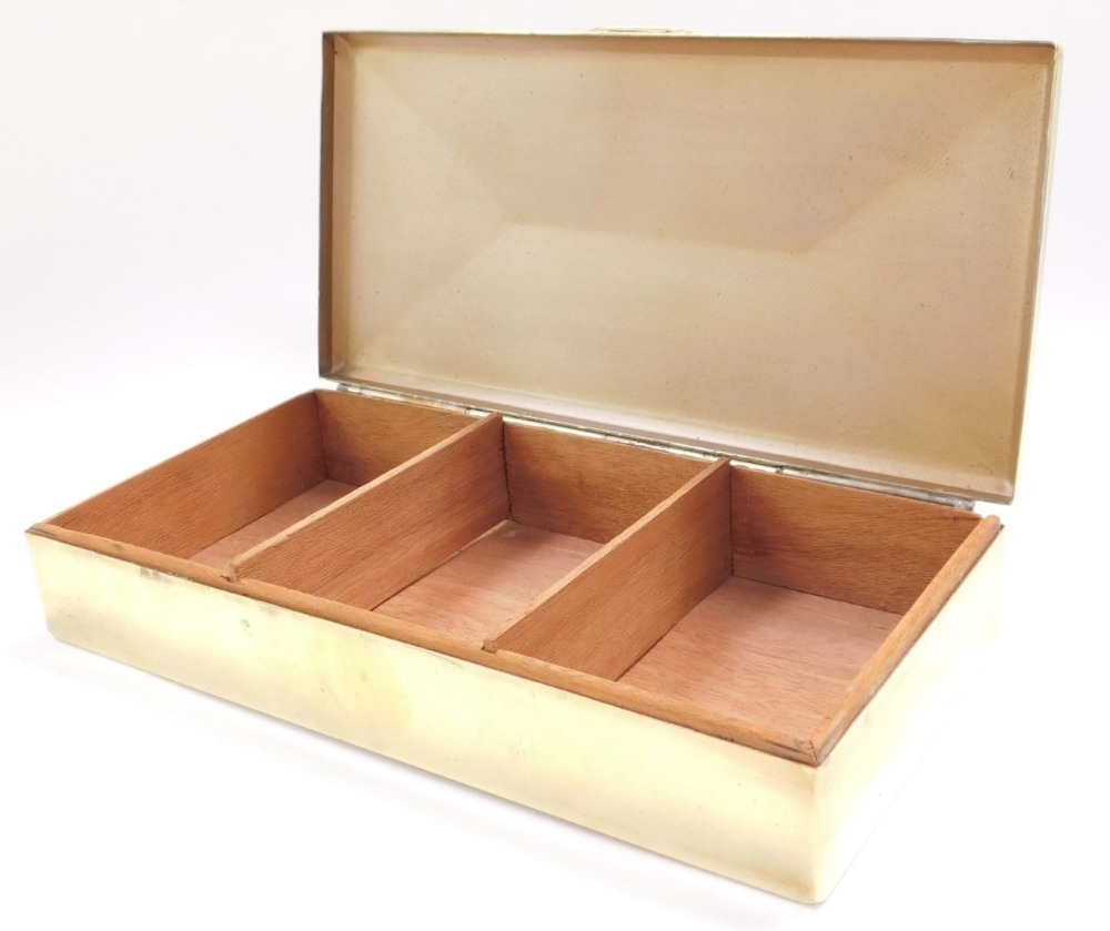 state express cigarettes brass box A State Express Cigarettes brass cigarette box, with engine turned decoration, three section interior, impressed marks, state express cigarettes brass box A State Express Cigarettes brass cigarette box, with engine turned decoration, three section interior, impressed marks,