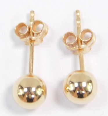 A pair Miore stud earrings, set in yellow metal stamped 18K, 0.43g, boxed with outer sleeve. - 3