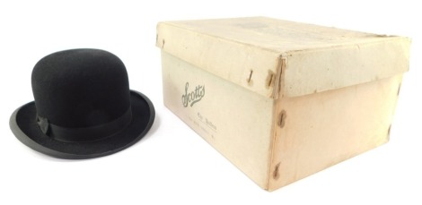 A Scot's Hatter's of London boxed bowler hat, by Aero - Felt.