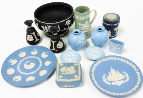 A group of Wedgwood Jasperware, to include mainly blue Wedgwood Jasperware collectors plates, trinket boxes, a group of Copeland Spode blue and white wares, a black Jasperware pedestal bowl and two bud vases, a Spode Fortuna jug and a Wedgwood dark blue t