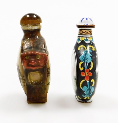 A collection of modern Chinese snuff bottles, including a carved bone bottle, two enamel bottles and two porcelain bottles, etc. (7) - 13