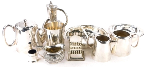 Miscellaneous silver plate, to include a small claret jug with engraved border, a square bottle stand, hotel ware.