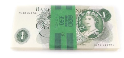 One hundred consecutive one pound notes, near mint and uncirculated, Chief Cashier J B Page, HU43 017701-017800.