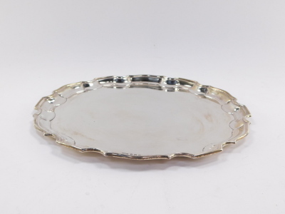 A George V silver pie crust salver, Birmingham 1927, 12.19oz. - 2