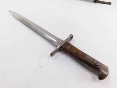 An Elsener Schwyz Swiss Army M1918 bayonet, with scabbard, No 973461, 45cm wide. - 5