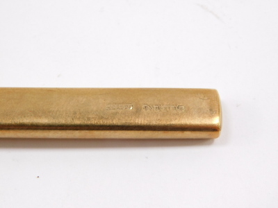 A 9ct gold pencil holder, with pencil, 6.2g. - 4