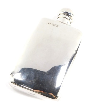 A George V silver hip flask, with hinged screw lid, London 1914, 7.14oz.