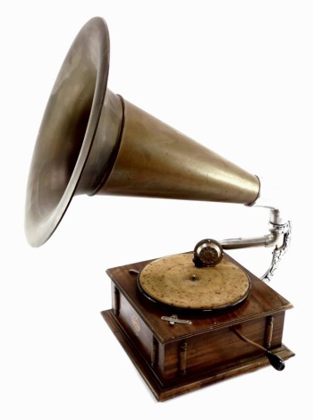 A vintage early 20thC cased table top gramophone, with a horn.