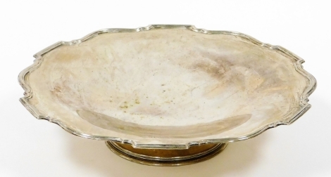 An Edward VIII silver comport, with shaped pie-crust border, Birmingham 1936, 26cm diameter, 19oz.