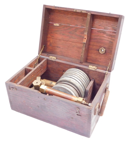 A Barnet Instruments portable calibrator, for pressure gauges, reference no 6C/H84., Serial No 785/40., cased.