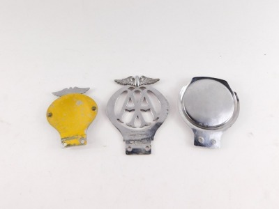 An Aveling Barford Motor Club car badge, and two AA car badges, A4793J and 39878X. (3) - 2