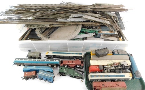 Tri-ang OO gauge railway, including an LNER locomotive Sir Nigel Gresley, 4-6-2, 60007, diesel locomotive coaches, tracks, wagons, etc. (a quantity)
