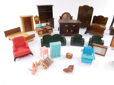 Wooden dolls house furniture, Kleeware furniture, dolls figures, etc. (a quantity) - 3