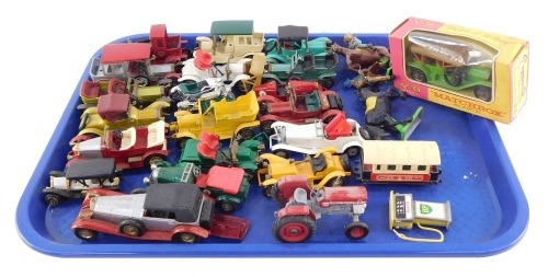 Matchbox die cast models of vintage cars, and other vehicles, two Britain's cowboy figures, etc. (1 tray)