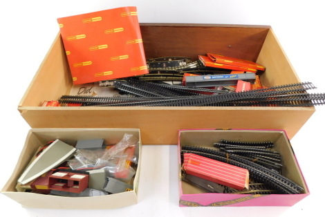 Hornby OO gauge wagons, track side, tin plate and the standard track, etc. (a quantity)