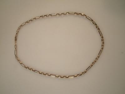 A fancy link 9ct gold chain