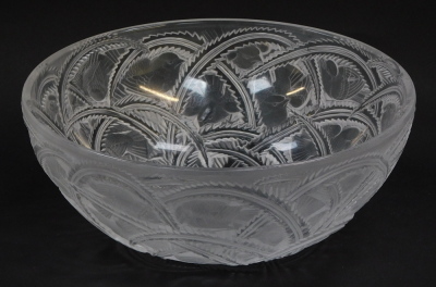 A Lalique frosted glass bowl decorated in the Pinsons pattern, etched marked, 23.5cm diameter. - 4