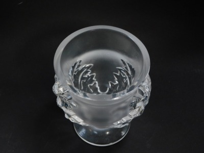 A Lalique clear and frosted glass vase decorated in the St Cloud Acanthaceae pattern, etched mark, 11.5cm high. - 2