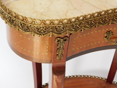 A pair of French Louis XV style mahogany and crossbanded kidney shaped gueridons, with brass framed marble tops, over a single frieze drawer, raised on slender cabriole legs, brass capped, united by undertiers, 75cm high, 58cm wide, 35cm deep. - 5