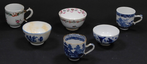 A collection of 18thC and later ceramics, to include three Chinese Export coffee cans, Chinese blue and white tea bowl, English Porcelain tea bowl decorated in famille rose enamels, and a Worcester type tea bowl decorated with blue flowers. (a quantity, A