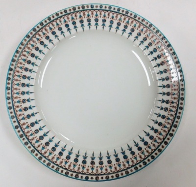 A Crown Derby part tea service, with blue borders and flowers in the drop pattern, circa 1880, comprising six cups and saucers, six side plates, two dinner plates, serving plate, bowl and six egg cups. - 2