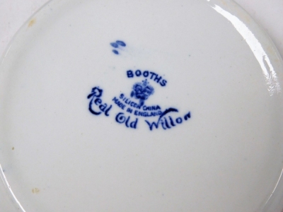 A Booths Real Old Willow pattern hors d'oeuvres dish, with circular central trinket and four outer dishes in a wooden circular tray case, 31cm diameter. - 2