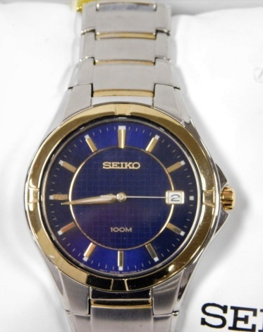 A Seiko gentleman's wristwatch, on a stainless steel dial, boxed.